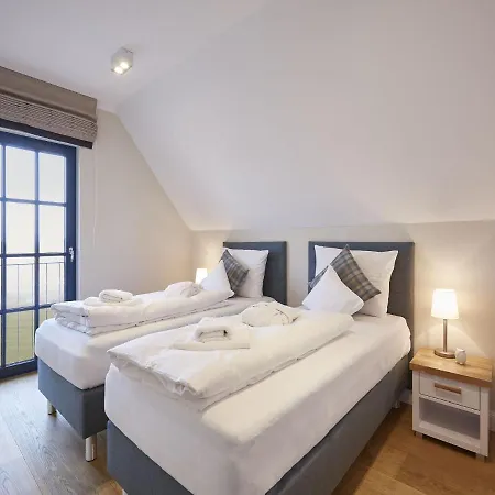 Reetland Am - Luxus Reetdachvilla Mit 3 Schlafzimmern, Sauna Und Kamin F08 Ferienhaus