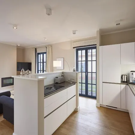 Reetland Am - Luxus Reetdachvilla Mit 3 Schlafzimmern, Sauna Und Kamin F08