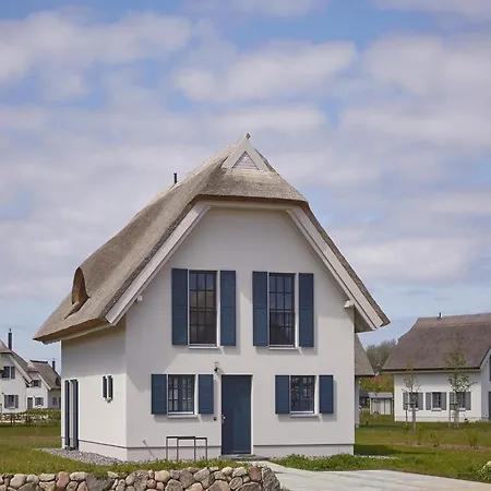 Hébergement de vacances Reetland Am - Luxus Reetdachvilla Mit 3 Schlafzimmern, Sauna Und Kamin F08 Dranske