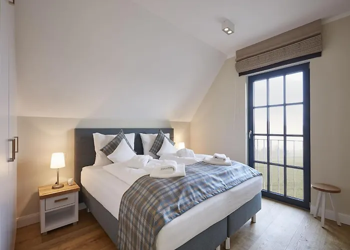 Reetland Am - Luxus Reetdachvilla Mit 3 Schlafzimmern, Sauna Und Kamin F08 *