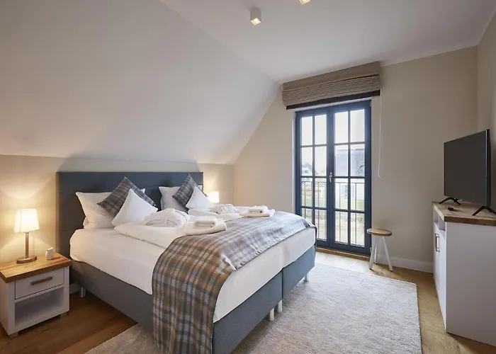 Reetland Am - Luxus Reetdachvilla Mit 3 Schlafzimmern, Sauna Und Kamin F08 Dranske